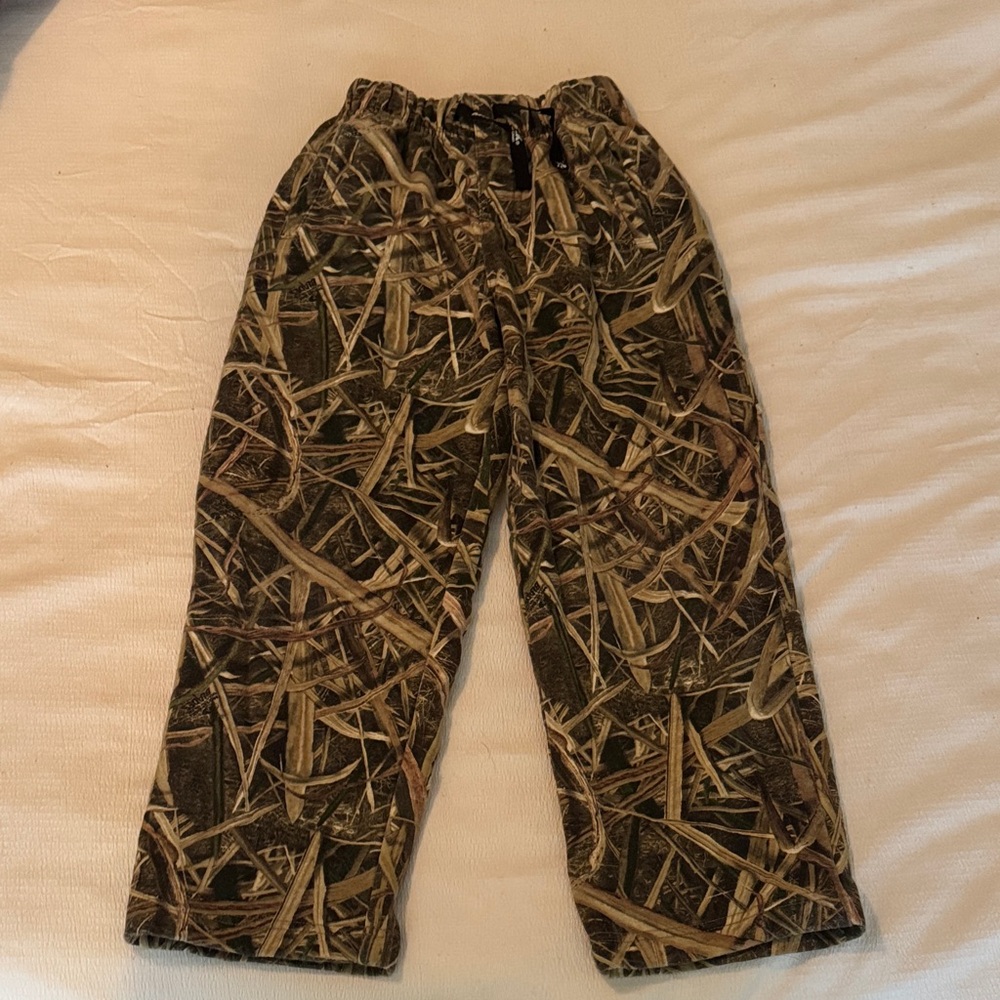 Kids Camouflage Mossy Oak Pants. Size Medium (8)